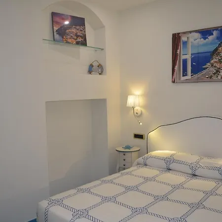 לינה וארוחת בוקר Il Vetraio 4*