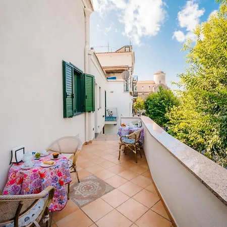 לינה וארוחת בוקר Il Vetraio 4*