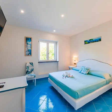 לינה וארוחת בוקר Il Vetraio 4*