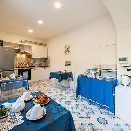 לינה וארוחת בוקר Il Vetraio 4*