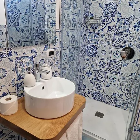 לינה וארוחת בוקר Il Vetraio 4*